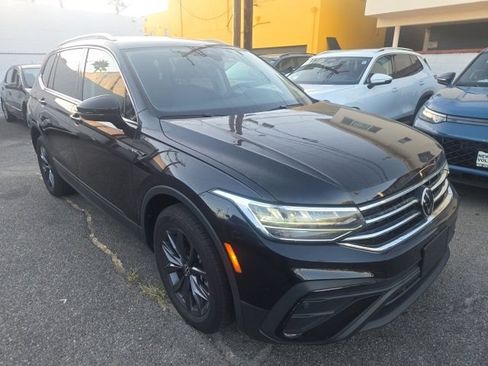 Used 2023 Volkswagen Tiguan SE FWD image 2