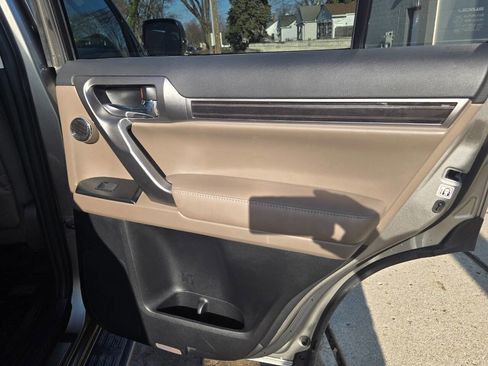 Used 2023 Lexus GX 460 Premium image 31
