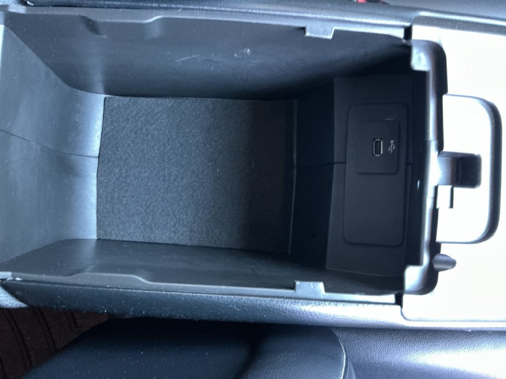 Used 2018 Ford Fusion SE w/ Equipment Group 201A FWD image 33