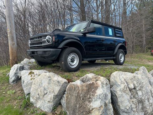 Used 2022 Ford Bronco 4-Door AWD/4WD image 1