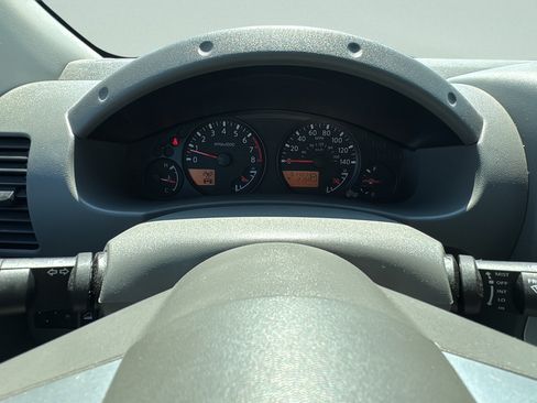 Used 2013 Nissan Frontier SV AWD/4WD image 11