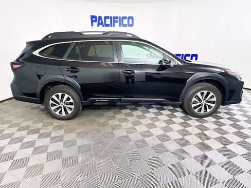 Used 2023 Subaru Outback Premium AWD/4WD image 8