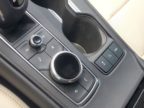 Used 2019 Cadillac XT4 Sport FWD image 32
