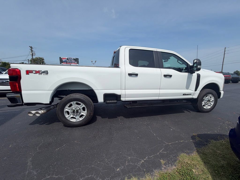 Used 2023 Ford F250 XL w/ STX Appearance Package AWD/4WD image 2