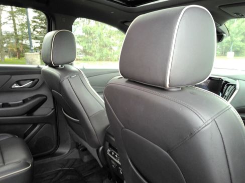 Certified 2023 Chevrolet Traverse Premier w/ Redline Edition AWD/4WD image 19