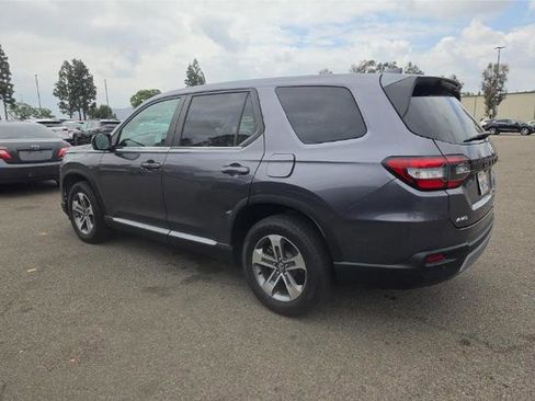 Used 2025 Honda Pilot EX-L image 4