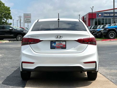 Used 2022 Hyundai Accent SE FWD image 14