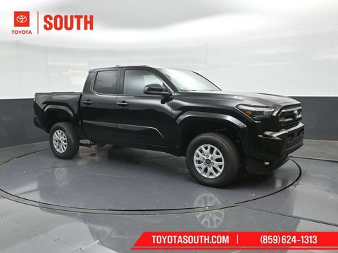 Used 2025 Toyota Tacoma SR RWD image 4