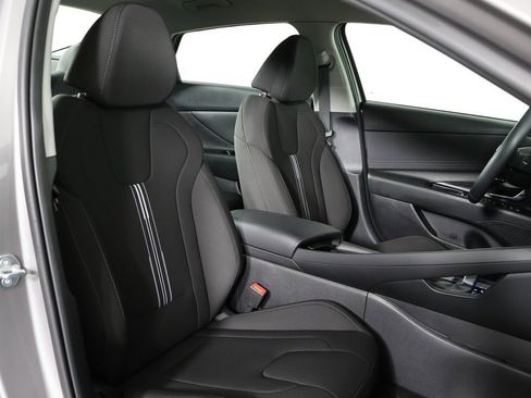 Used 2023 Hyundai Elantra SEL w/ Convenience Package image 26