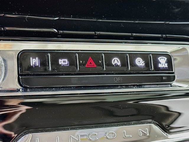 Used 2023 Lincoln Corsair Reserve w/ Equipment Group 201A FWD image 22