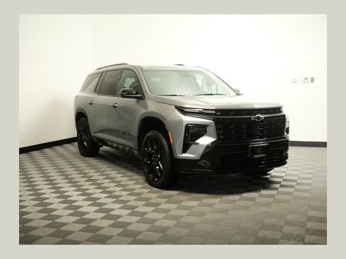 Used 2024 Chevrolet Traverse RS w/ LPO, Floor Liner Package AWD/4WD image 1