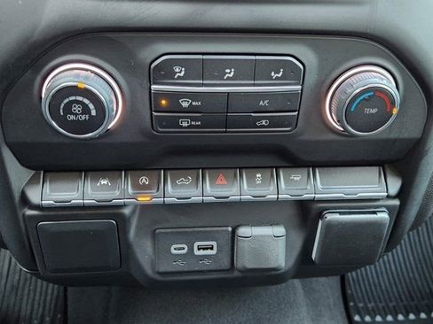 Used 2023 Chevrolet Silverado 1500 Custom image 22