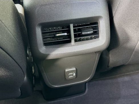 Used 2022 Chevrolet Equinox LT FWD image 24