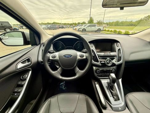 Used 2014 Ford Focus Titanium FWD image 12