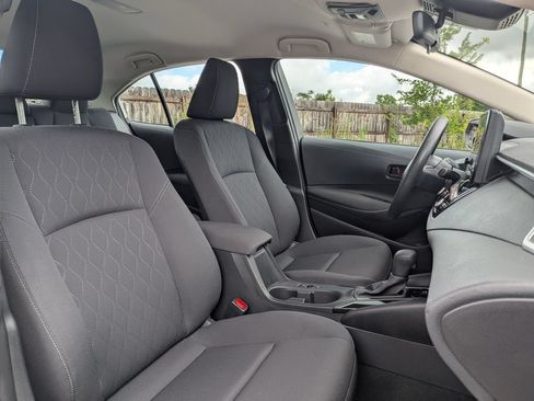 Used 2025 Toyota Corolla LE FWD image 29