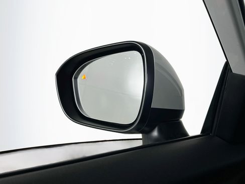 Used 2024 Nissan Rogue SV FWD image 16