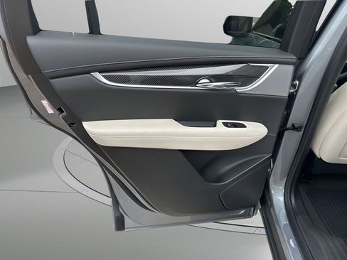 New 2025 Cadillac XT6 Sport w/ Technology Package image 14