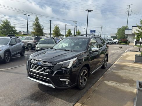 Used 2023 Subaru Forester Touring AWD/4WD image 7