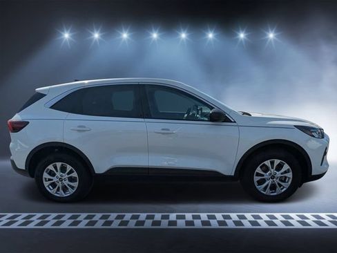 Used 2023 Ford Escape Active AWD/4WD image 2