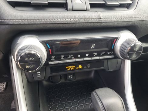 Used 2019 Toyota RAV4 XLE image 16