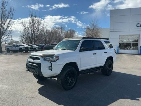 Used 2019 Toyota 4Runner SR5 image 9