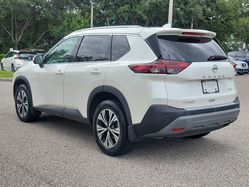 Certified 2021 Nissan Rogue SV w/ Premium Package FWD image 8