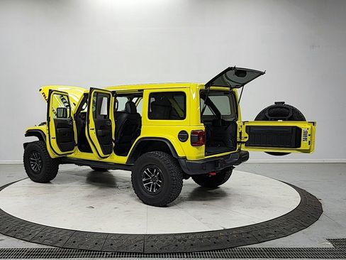 Used 2024 Jeep Wrangler Unlimited Rubicon image 13