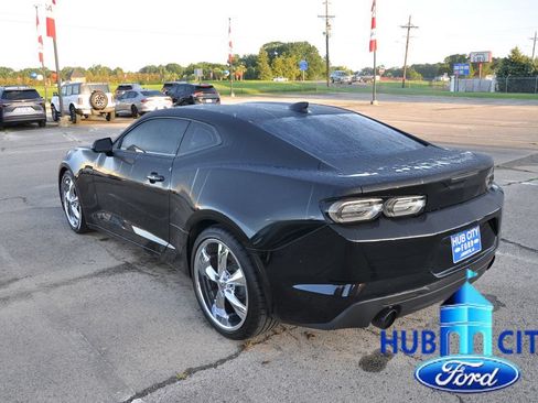 Used 2020 Chevrolet Camaro LT RWD image 3