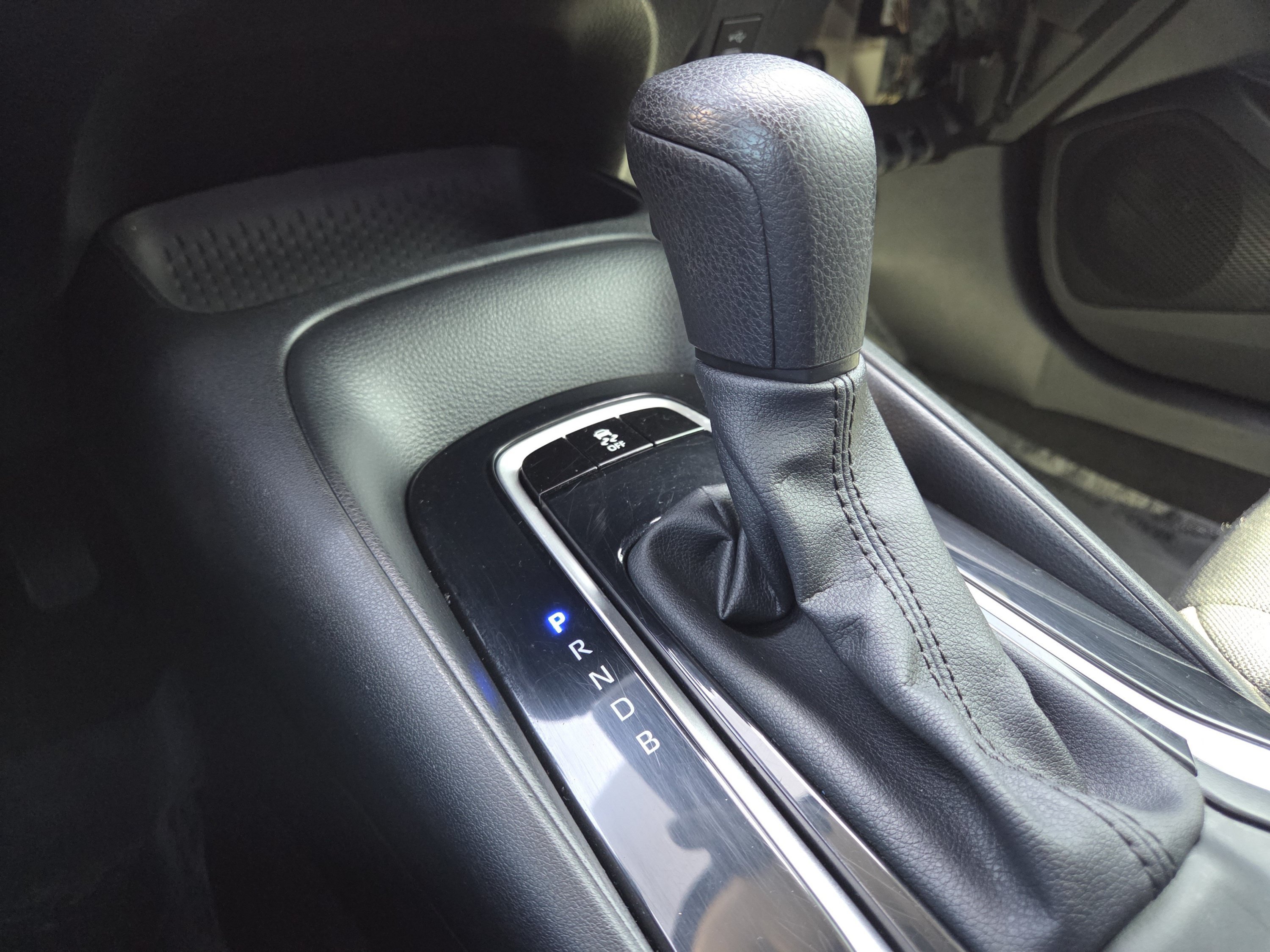 Used 2023 Toyota Corolla LE w/ Carpet Mat Package (TMS) FWD image 31