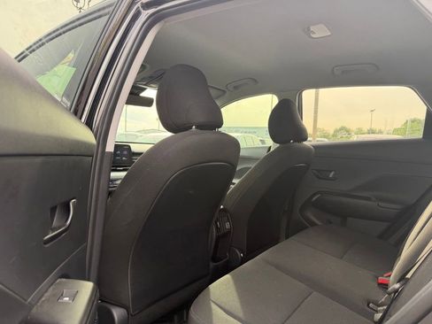 Used 2025 Hyundai Kona SEL AWD/4WD image 16