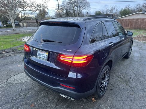 Used 2017 Mercedes-Benz GLC 300 4MATIC w/ Premium 3 Package image 4