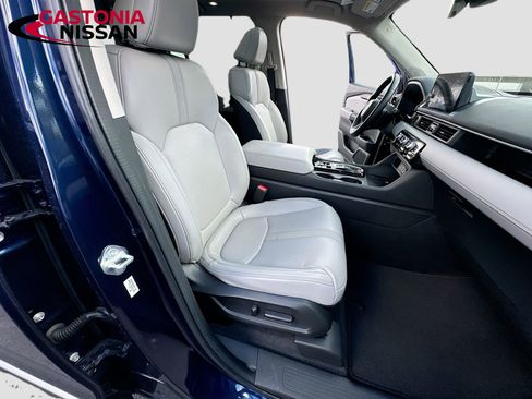 Used 2023 Honda Pilot Touring image 36