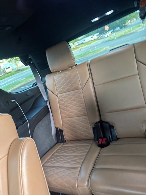 Used 2022 Cadillac Escalade Premium Luxury AWD/4WD image 14