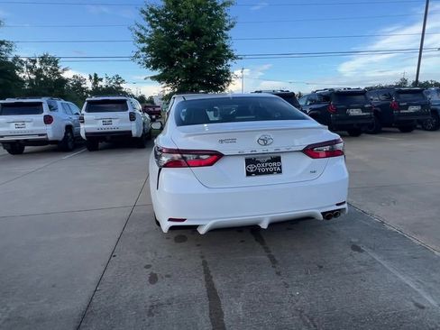 Used 2024 Toyota Camry SE FWD image 5