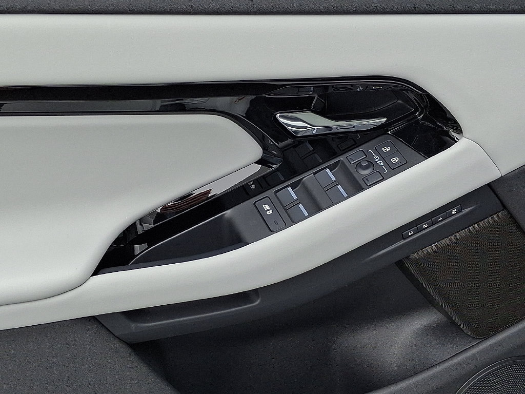New 2026 Land Rover Range Rover Evoque S AWD/4WD image 8