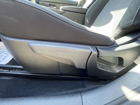 Used 2024 Nissan Sentra SV FWD image 14