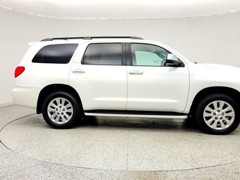 Used 2017 Toyota Sequoia Platinum AWD/4WD image 4