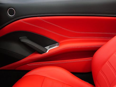 Used 2017 Ferrari California T RWD image 30