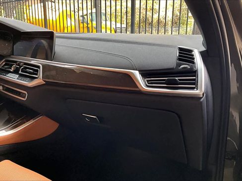 Used 2023 BMW X5 sDrive40i w/ M Sport Package image 19