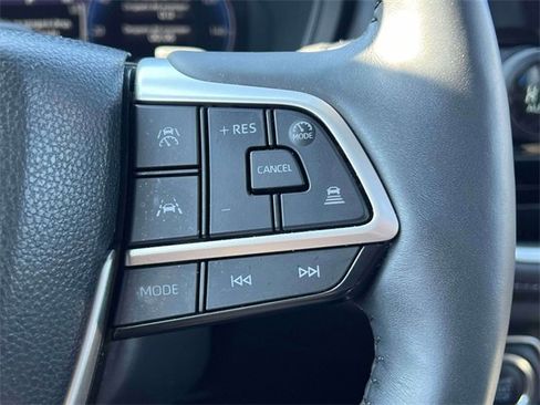Certified 2025 Toyota Grand Highlander Platinum image 26