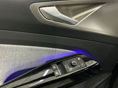 Used 2023 Volkswagen ID.4 Pro image 23