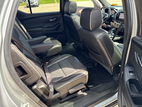 Used 2023 Chevrolet Traverse Premier w/ Redline Edition AWD/4WD image 34