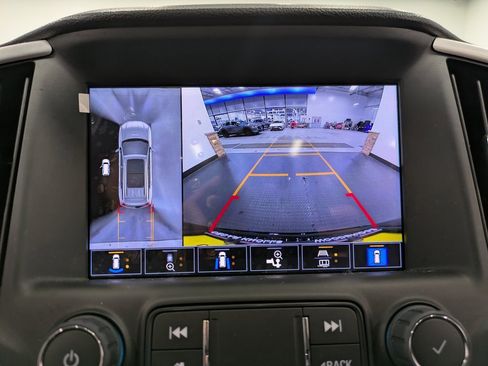 Used 2023 GMC Terrain SLT w/ Tech Package image 13