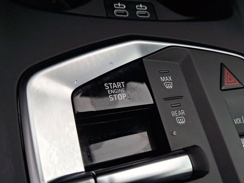 Used 2025 BMW 228i xDrive w/ Technology Package image 16