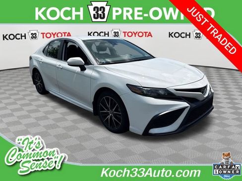 Used 2021 Toyota Camry SE FWD image 1