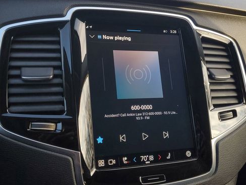 Used 2023 Volvo XC90 B6 Plus image 21