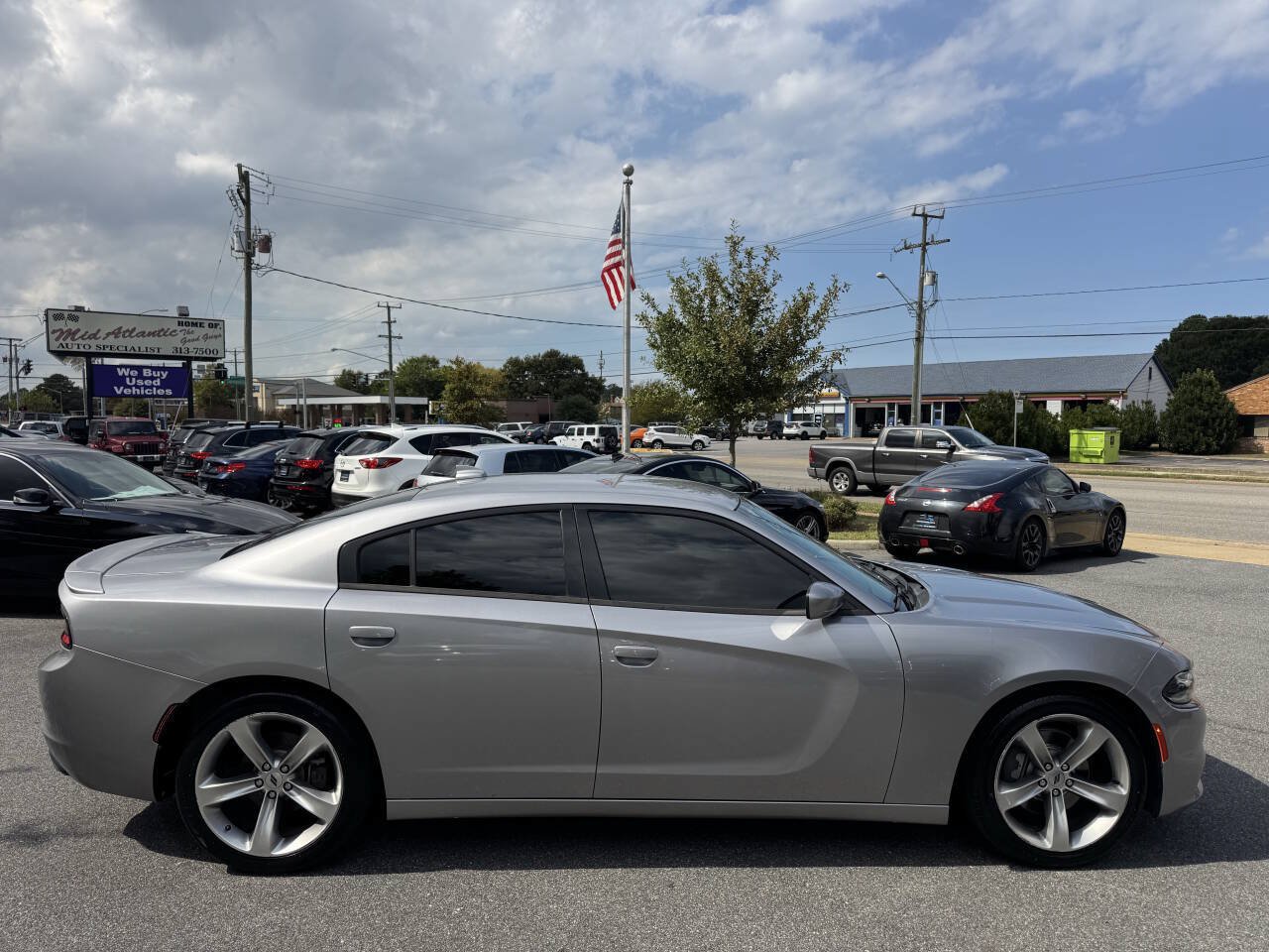 Used 2018 Dodge Charger R/T RWD image 4