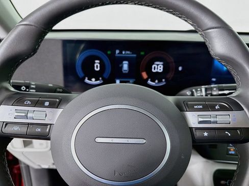 Used 2025 Hyundai Kona SEL FWD image 16