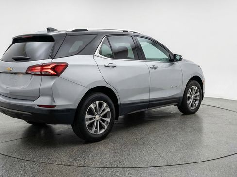 Used 2025 Chevrolet Equinox LT image 9