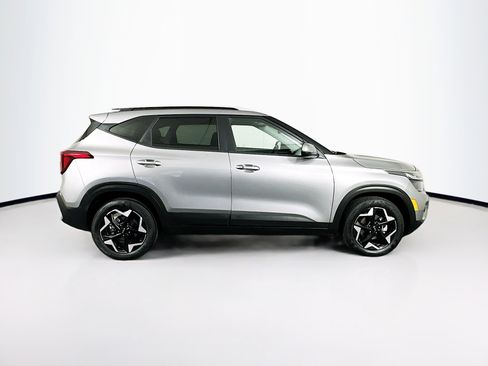 Used 2025 Kia Seltos S FWD image 10